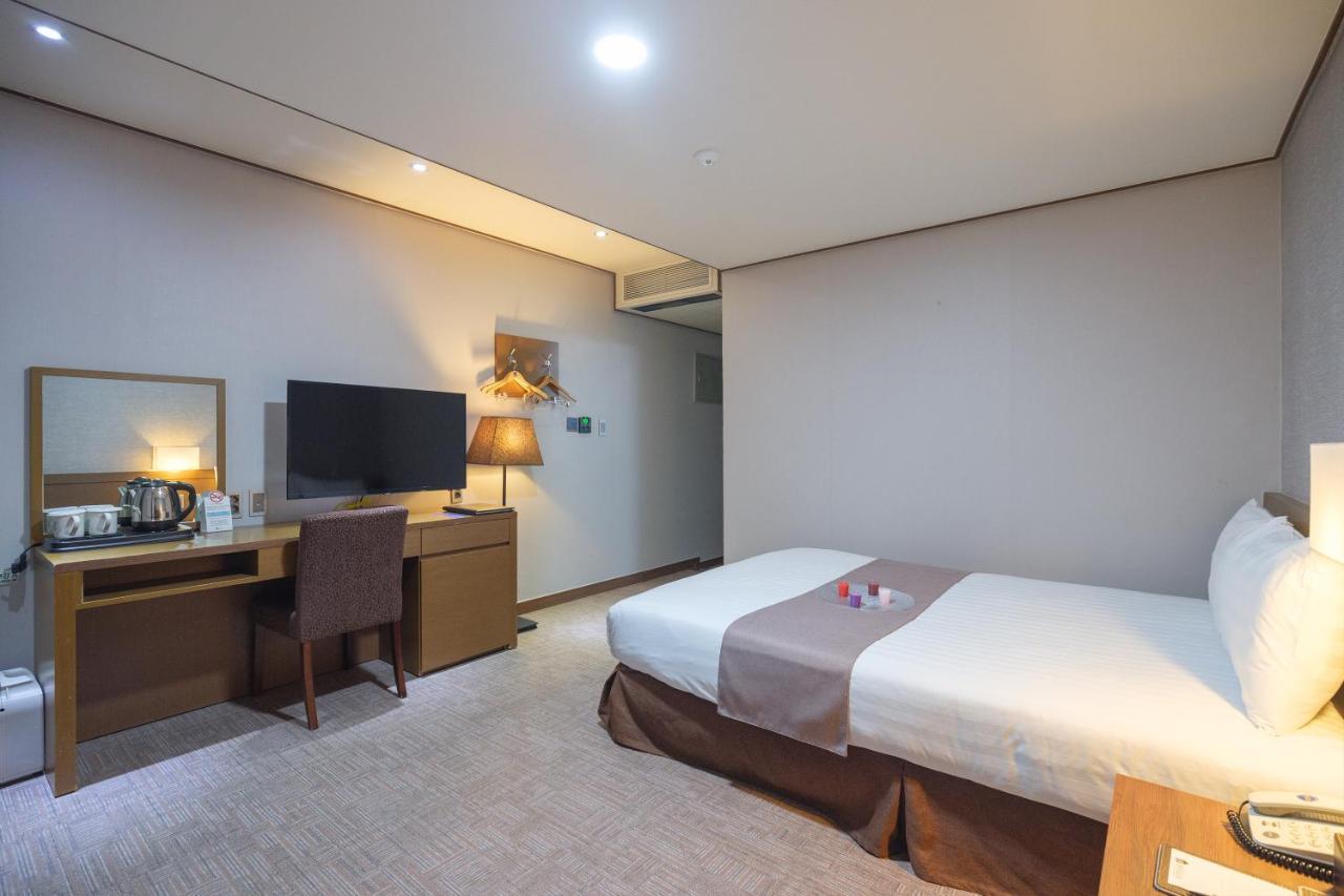 Benikea Hotel Jeju Exterior photo